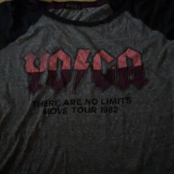 This literally goes with everything and it’s pretty 😍 lit! - Picture 1 of 3